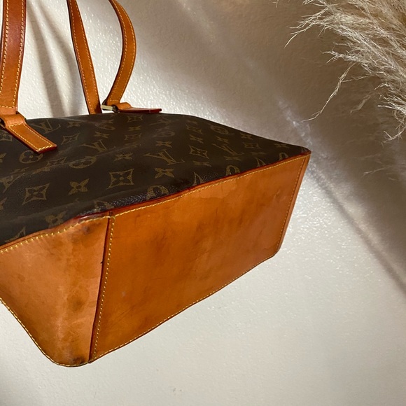 Authentic LV - Picture 2 of 15